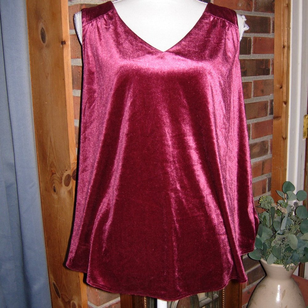 Old Navy Velvet Keyhole Back Top L